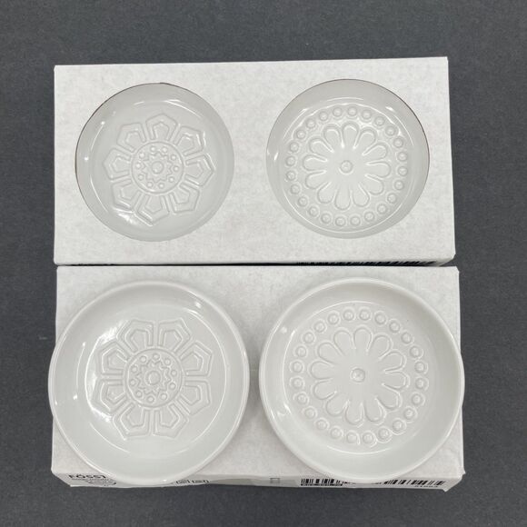 IKEA FÖSSTA FOSSTA Sauce Dish Set Of 4 White Ceramic Medallion (805.490.76) NEW - Picture 1 of 12